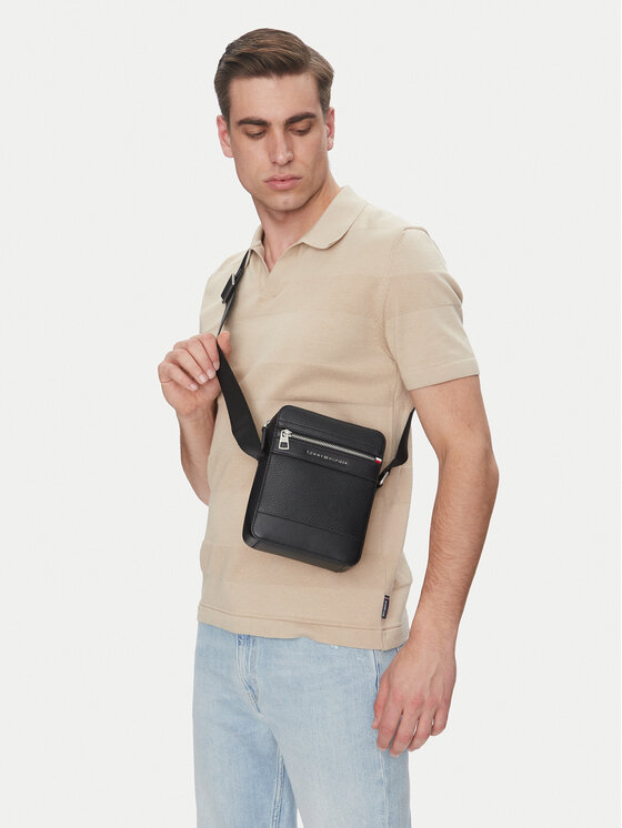 Tommy Hilfiger Tommy Hilfiger Torbica za okrog pasu Th Central Mini Reporter AM0AM13204 Črna