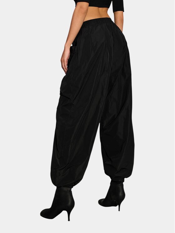 MADE BY SOCIETY MADE BY SOCIETY Spodnie materiałowe L’OMBRE - P27661 Czarny Basic Fit