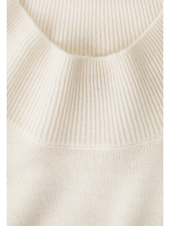 TATUUM TATUUM Sweter LU Biały Classic Fit