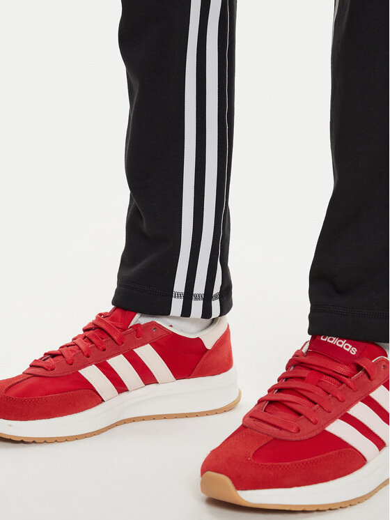 adidas adidas Spodnie dresowe Dance All-Gender IN1830 Czarny Regular Fit