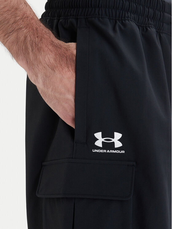 Under Armour Under Armour Sportovní kraťasy UA Vibe Woven Cargo 1386560 Černá Regular Fit