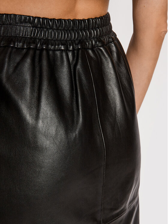 Trussardi Trussardi Кожена пола 56G00146 Черен Regular Fit