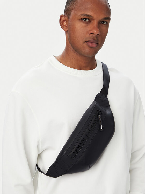 Armani Exchange Torbica za okrog pasu﻿ XM003368 AF26679 MC043 Črna