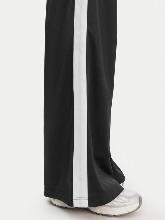 Reebok Reebok Sportinės kelnės Dianne RK25512CCW Juoda Relaxed Fit