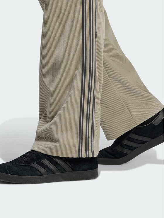 adidas adidas Joggery 170185 Biały Regular Fit