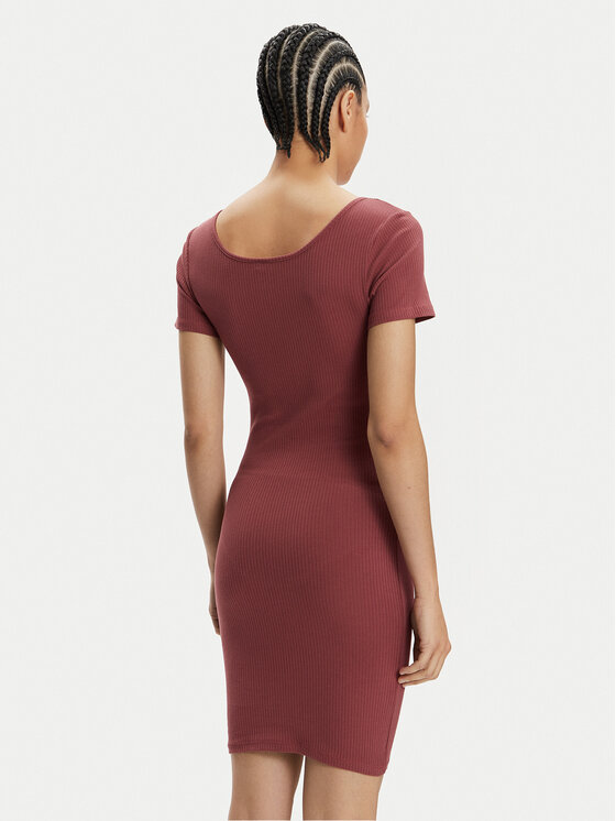 Pieces Pieces Sukienka codzienna Kitte 17146324 Czerwony Slim Fit