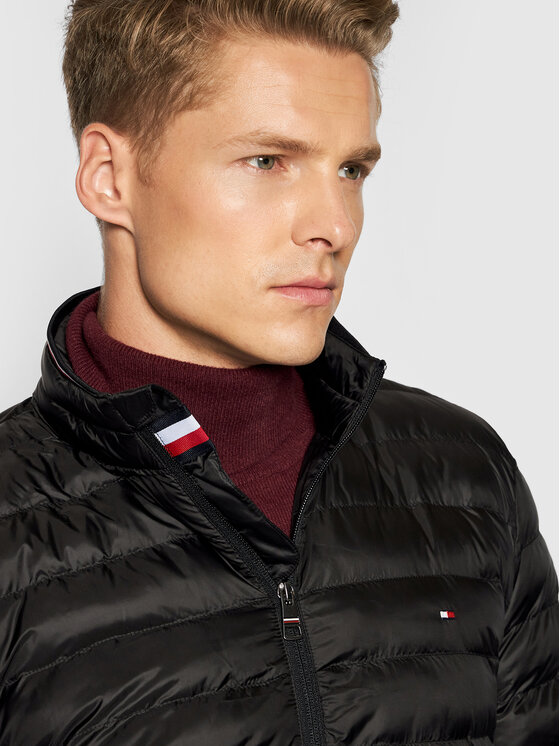 Tommy Hilfiger Tommy Hilfiger Bunda pro přechodné období Core Circular MW0MW18763 Černá Regular Fit