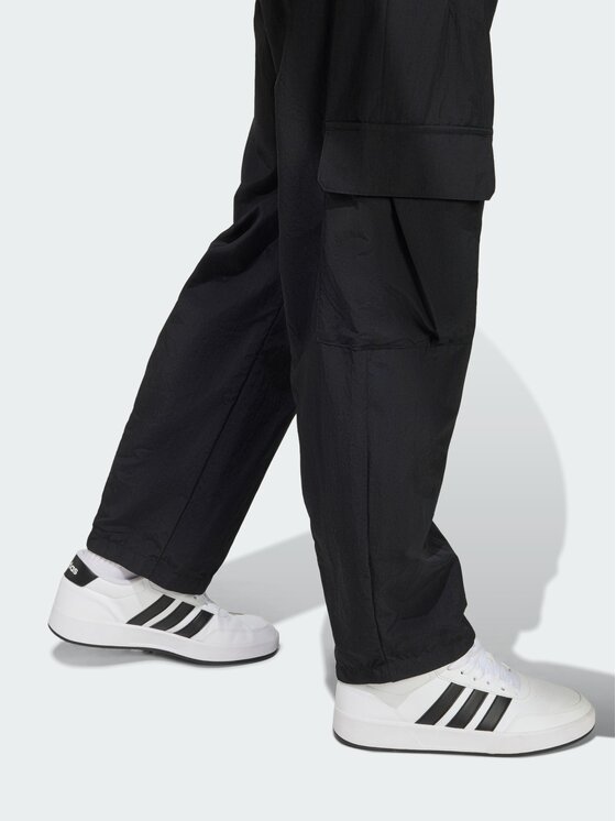 adidas adidas Spodnie materiałowe 158805 Czarny Loose Fit