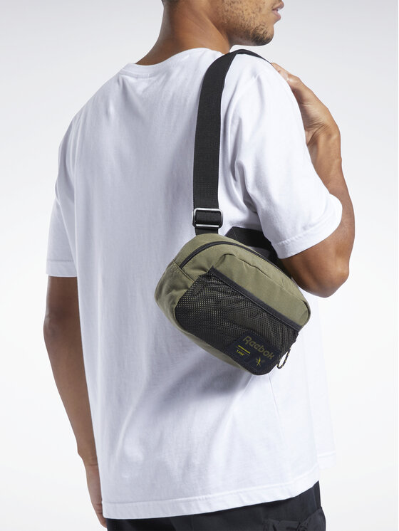 Reebok Umhangetasche Classics Camping City Bag HD9947 Grun Modivo