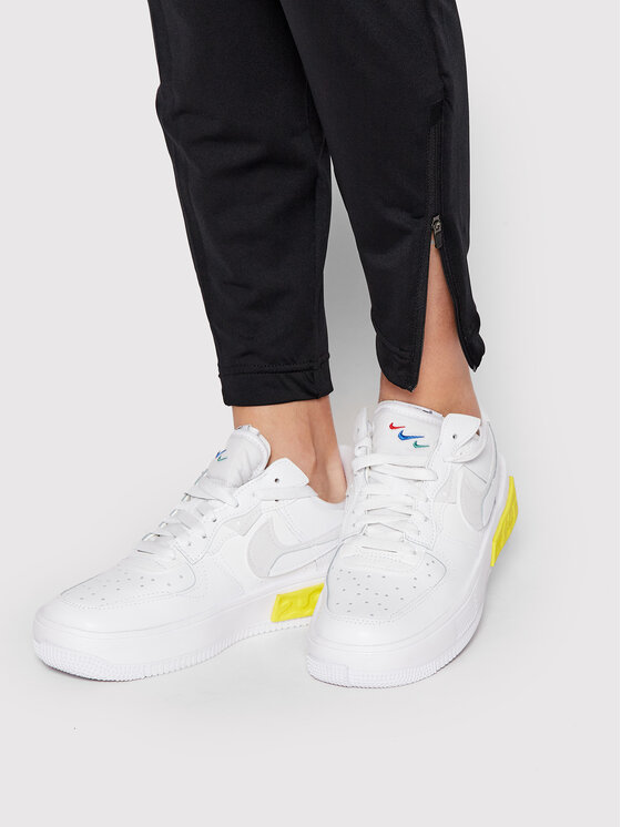 Nike Nike Pantaloni da tuta Essential DH6975 Nero Slim Fit