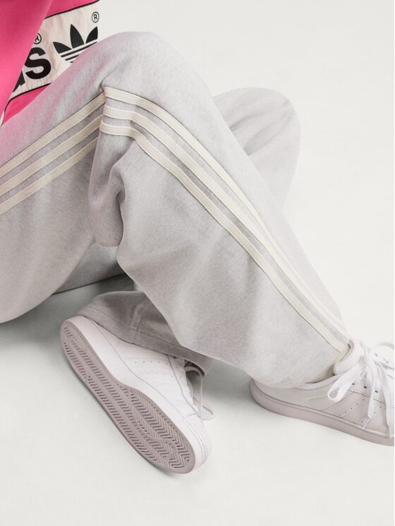 adidas Originals adidas Originals Spodnie dresowe 172582 Szary jasny Loose Fit