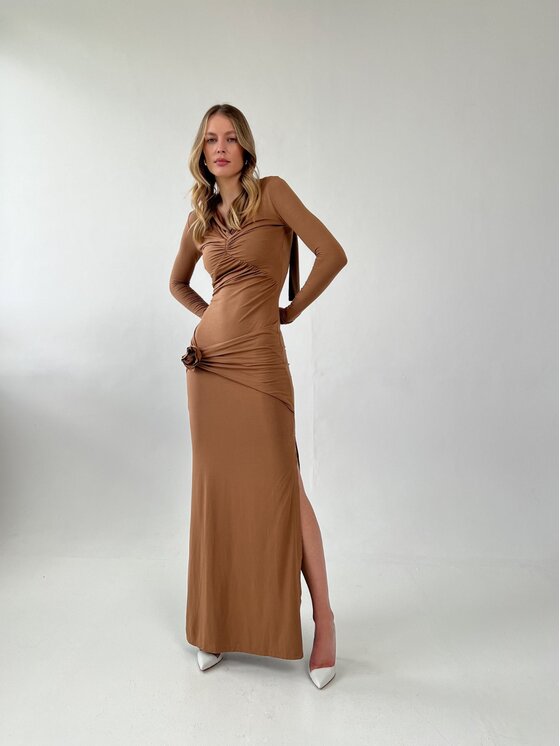 Le Collet Le Collet Sukienka dzianinowa RHEA Brązowy Slim Fit