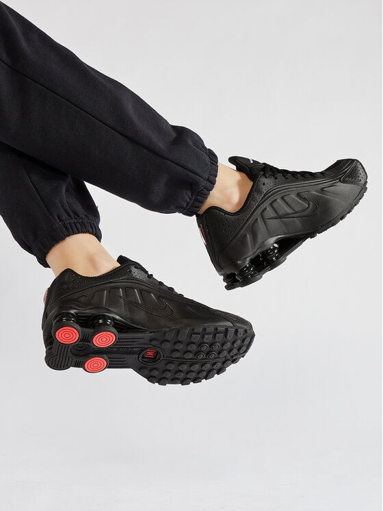 Nike Nike Sneakersy Shox R4 AR3565 004 Černá