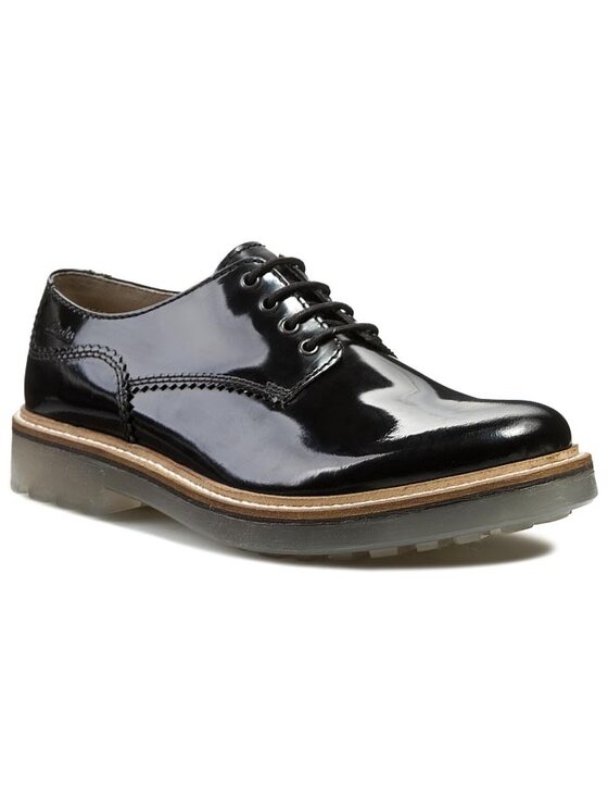Clarks monmart outlet