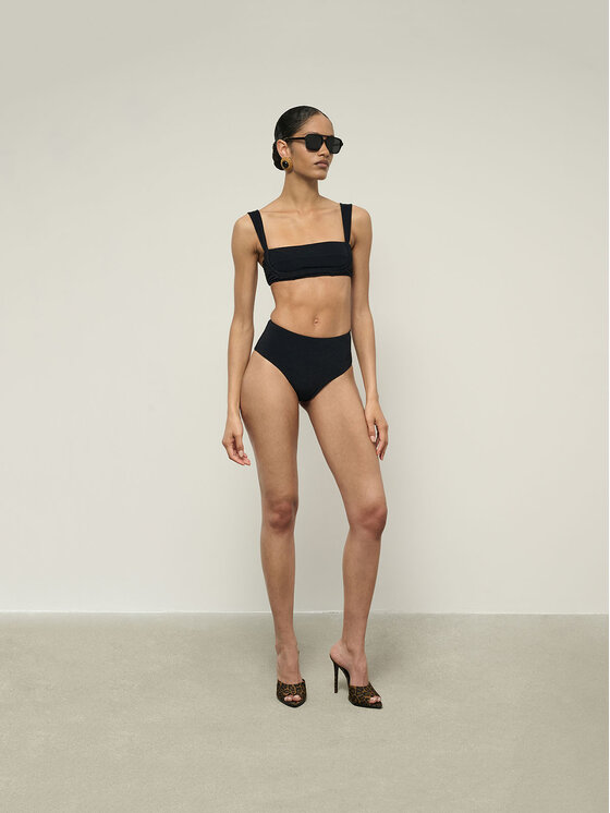 La Mania La Mania Pantaloncini sportivi ELENA Nero Classic Fit