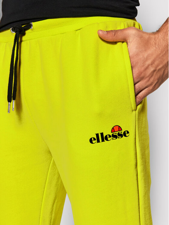 Ellesse Ellesse Pantaloni trening Granite SHK12643 Verde Regular Fit
