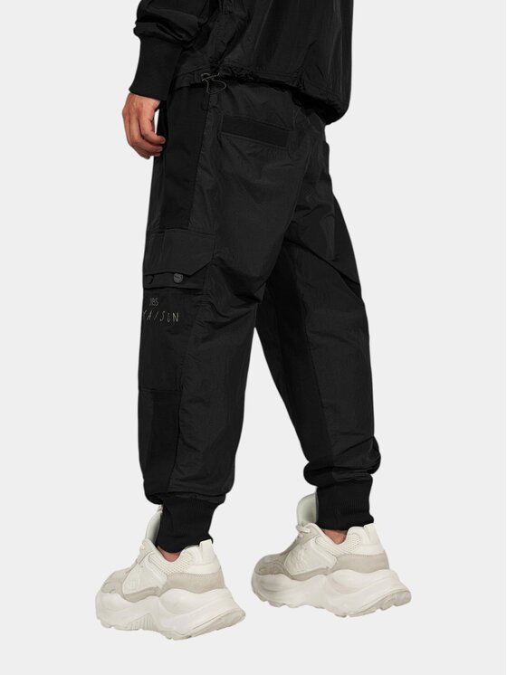 MADE BY SOCIETY MADE BY SOCIETY Spodnie materiałowe Pantaloni WARDEN - P17776 Czarny Basic Fit