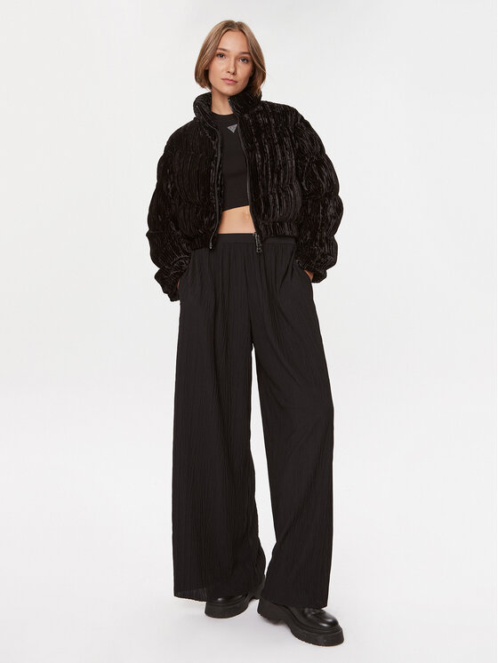 Guess Guess Μπουφάν χειμωνιάτικο Roux W3BL10 KBWC2 Μαύρο Relaxed Fit