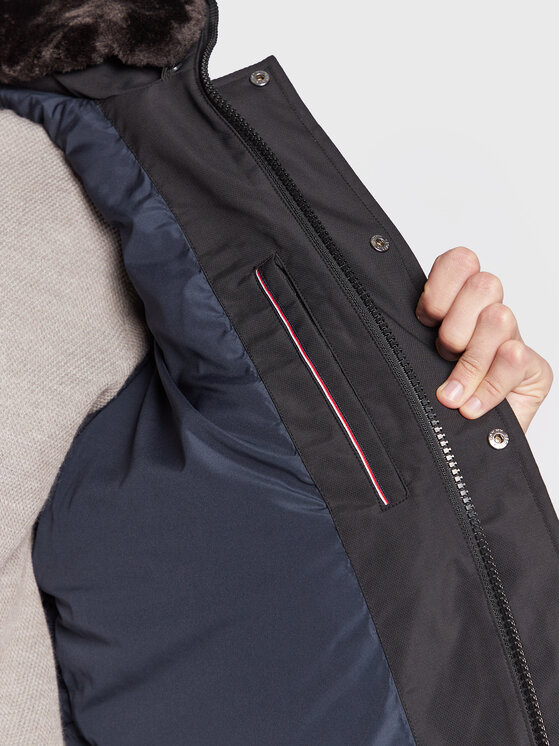 Tommy Hilfiger Tommy Hilfiger Žieminė striukė Utility MW0MW27702 Juoda Regular Fit