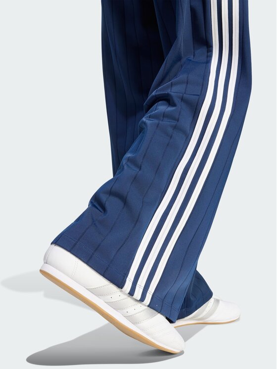 adidas adidas Teplákové kalhoty 165468 Světle modrá Loose Fit