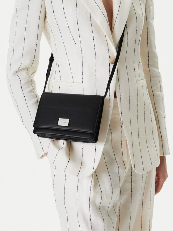 Calvin Klein Calvin Klein Käekott Hardware Flap Crossbody K60K612967 Must
