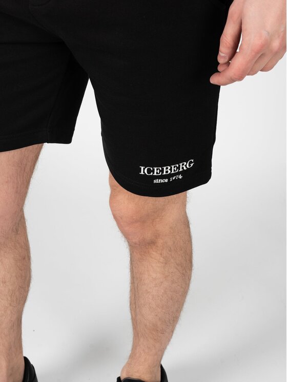 Iceberg Iceberg Szorty D0206300 Czarny Regular Fit