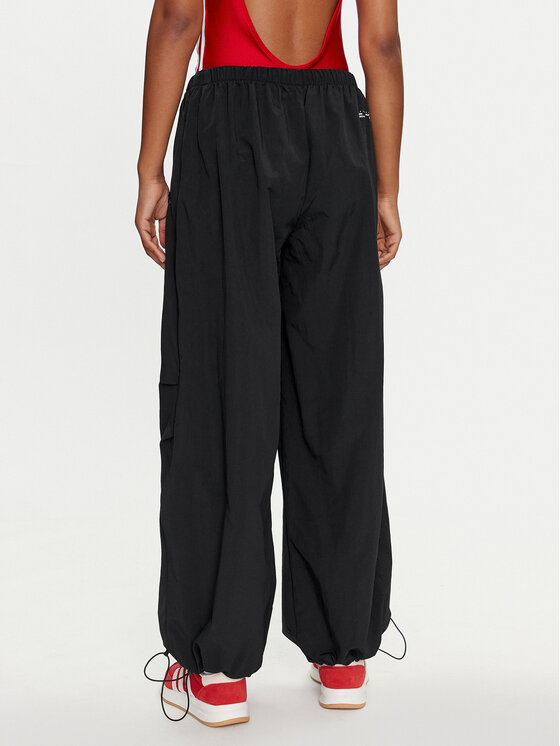 adidas adidas Παντελόνι φόρμας City Escape Woven Parachute IV9780 Μαύρο Loose Fit