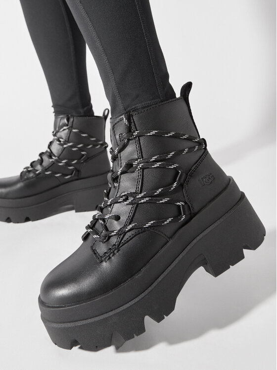 Ugg Ugg Gležnjarji W Brisbane Lace Up 1149650 Črna