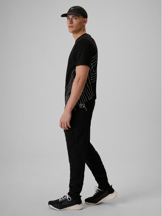 4F 4F Spodnie dresowe MONOCHROME MOVEMENT Czarny Regular Fit