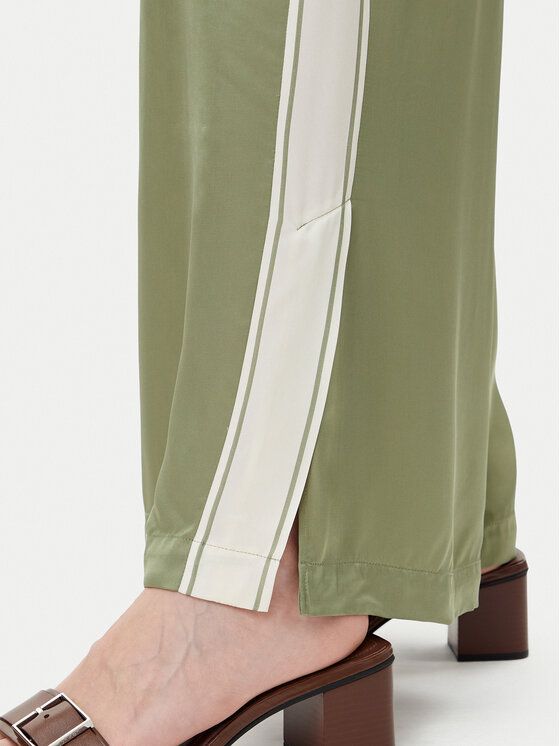 KARL LAGERFELD KARL LAGERFELD Spodnie materiałowe A2W10118 Zielony Relaxed Fit