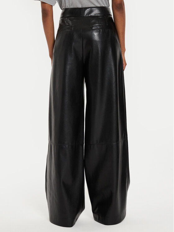 BOSS Boss Pantaloni in similpelle Tadesa 50518463 Nero Relaxed Fit