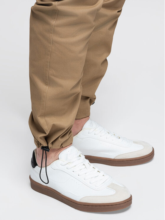 Ombre Ombre Spodnie cargo P1526 Brązowy jasny Regular Fit