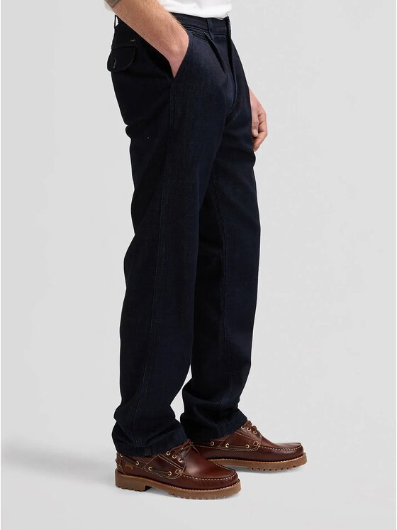 Lee Lee Spodnie materiałowe PLEATED CHINO Granatowy Straight Fit