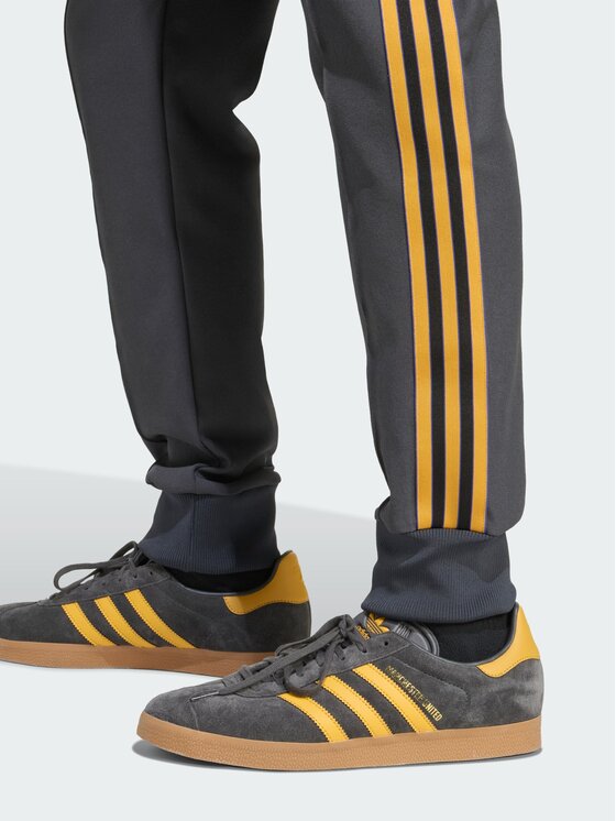 adidas adidas Spodnie dresowe 157925 Czarny Slim Fit