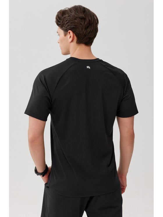 ROUGH RADICAL ROUGH RADICAL Koszulka techniczna PROOF TEE Czarny Reglan Fit