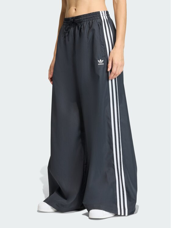 adidas adidas Spodnie dresowe 159106 Czarny Regular Fit