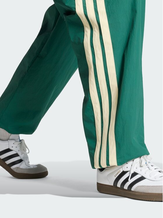adidas adidas Sporta bikses 164818 Zaļš Loose Fit