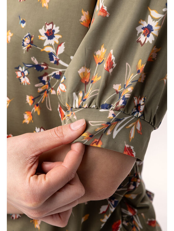 QUIOSQUE QUIOSQUE Bluzka KHAKI FLOWER BLOUSE Zielony Regular Fit