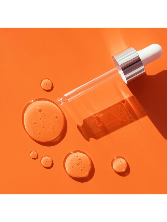 skinChemists skinChemists Serum rozświetlające z 2,5% kwasem traneksamowym i 4% niacynamidem 30 ml Serum