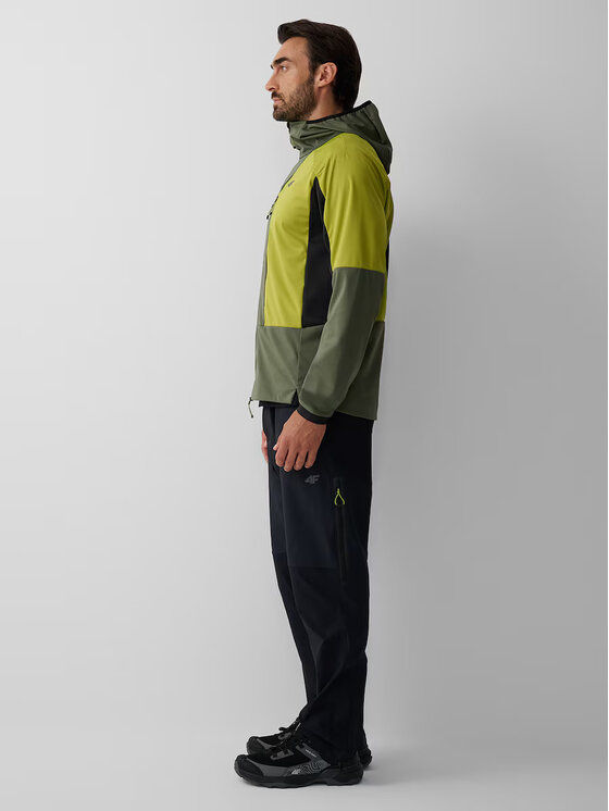 4F 4F Spodnie outdoor BETWEEN LAYERS Czarny Regular Fit