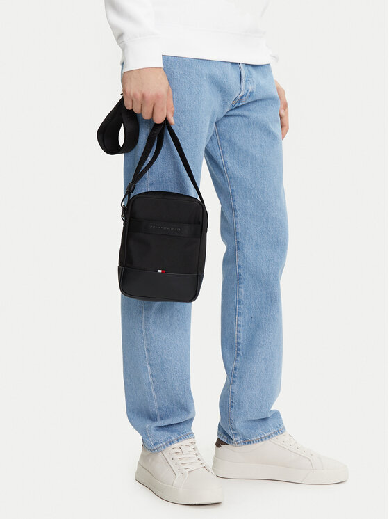 Tommy Hilfiger Tommy Hilfiger Crossover torbica Th Nylon Travel Mini Reporter AM0AM13472 Crna