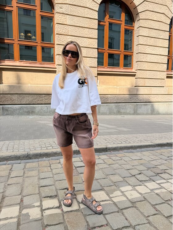 Magda Matyja Magda Matyja Szorty jeansowe BROWN LOOSE SHORTS Brązowy Loose Fit