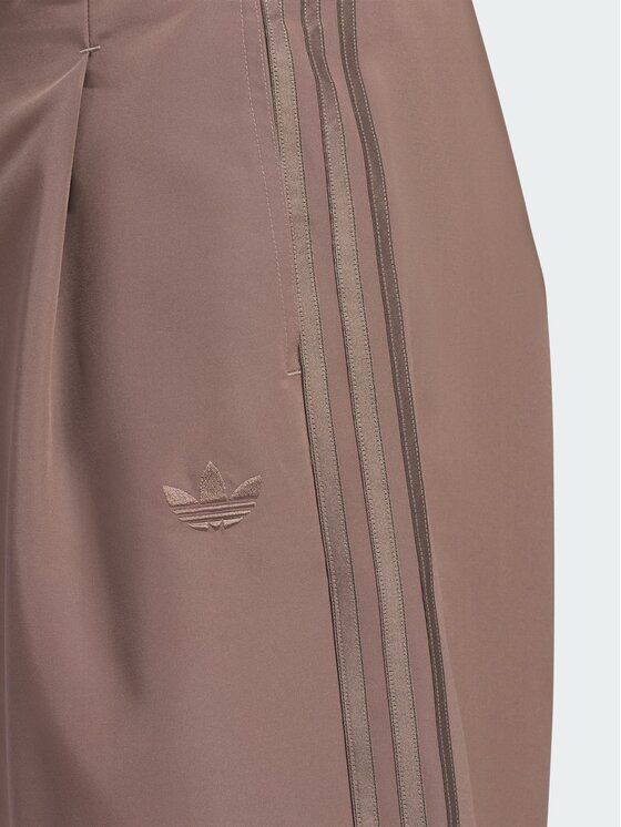 adidas adidas Spodnie materiałowe 167683 Brązowy Loose Fit