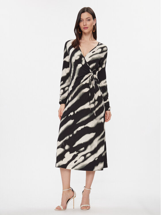 Weekend Max Mara Weekend Max Mara Vsakodnevna obleka Staffa 2415621061 Črna Regular Fit