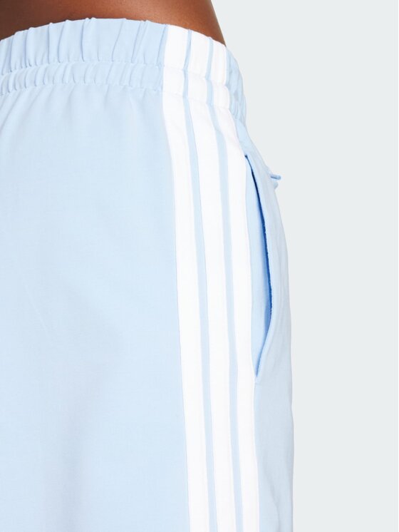 adidas adidas Szorty materiałowe 139483 Niebieski jasny Regular Fit