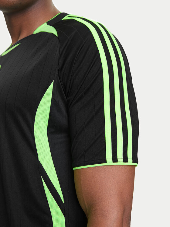 adidas adidas Tričko Teamgeist adicolor JW5872 Čierna Loose Fit