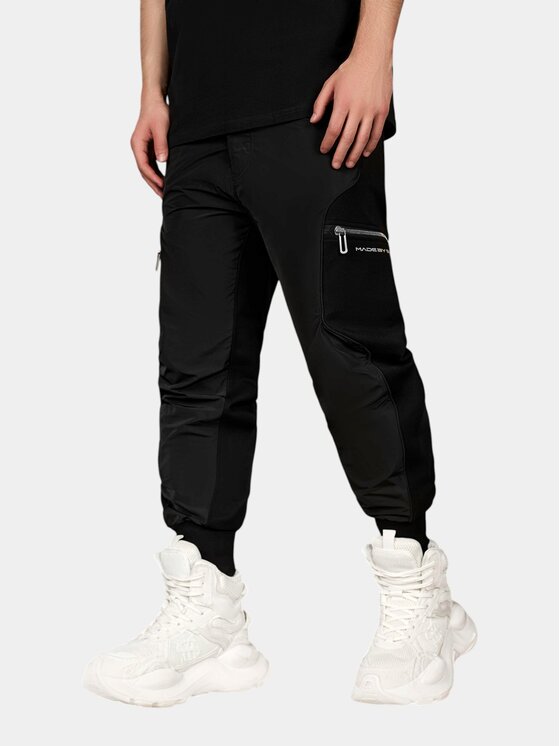 MADE BY SOCIETY MADE BY SOCIETY Spodnie materiałowe Pantaloni Nomad - P17185 Czarny Basic Fit