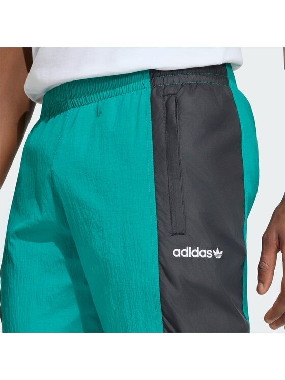 adidas adidas Spodnie dresowe 169207 Zielony Regular Fit