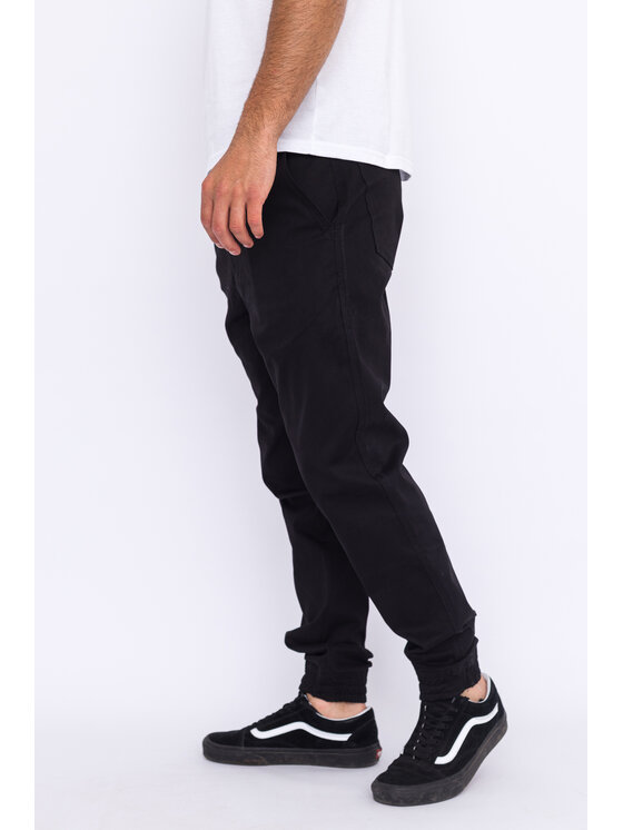 Palto Palto Spodnie materiałowe Jogger Czarny Regular Fit