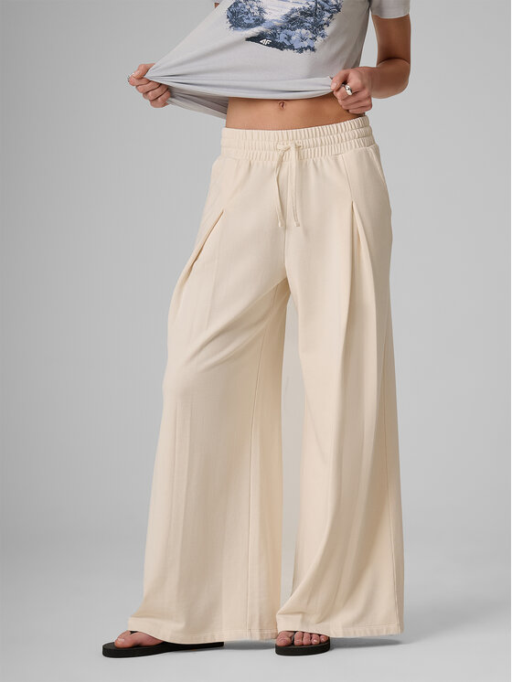 4F 4F Παντελόνι φόρμας APRES SEA Λευκό Loose Fit